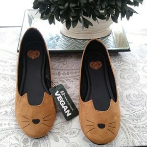 TUK VEGAN FLATS
